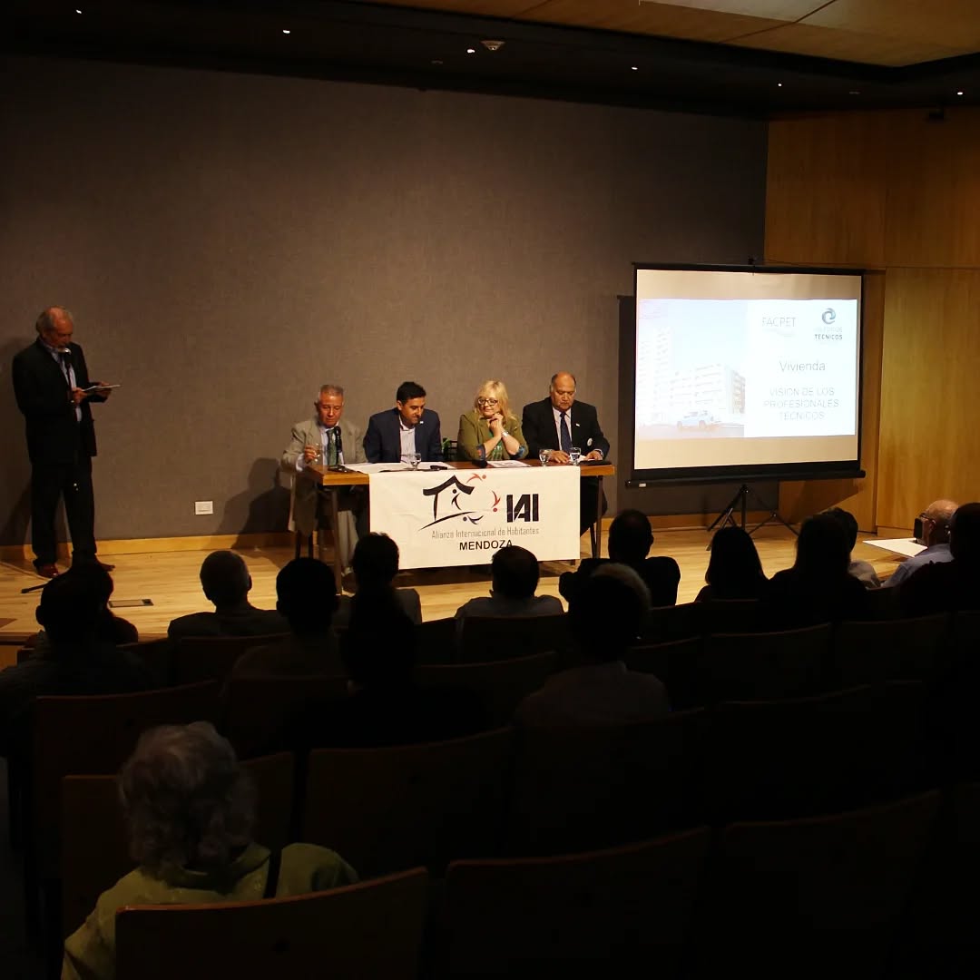 🏡 La inclusión en el hábitat es un concepto que busca crear condiciones para que las personas puedan desarrollar sus capacidades y fortalecer la vida comunitaria.