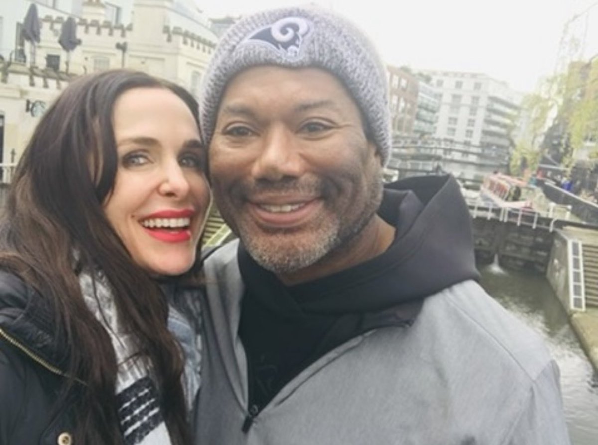 Danielle Bisutti #TeamFreya 🦅⚔️ #GodofWarRagnarok (@daniellebisutti) on Twitter photo Returning to <a href="/MCMComicCon/">MCM Comic Con</a> 🇬🇧 with these extraordinary Gentlemen feels like coming Home with Family.
#GodofWar #family #mcmcomiccon #birminghamuk 11.29 - 12.01 who wants to come over and hang? #FreyaFriday 🦅❤️🔥⚔️👑 Returning to <a href="/MCMComicCon/">MCM Comic Con</a> 🇬🇧 with these extraordinary Gentlemen feels like coming Home with Family.
#GodofWar #family #mcmcomiccon #birminghamuk 11.29 - 12.01 who wants to come over and hang? #FreyaFriday 🦅❤️🔥⚔️👑
