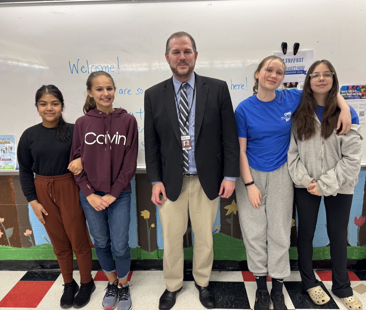 Bec_Chirps's tweet image. Our Community Project team, Unified Grief Support, met with Superintendent Aderhold today to discuss Children’s Grief Awareness Day, peer-led grief groups, and partnering with @GoodGriefNJ to support #TeamCommUNITY. Our children are amazing! #wwprsd #griefawareness