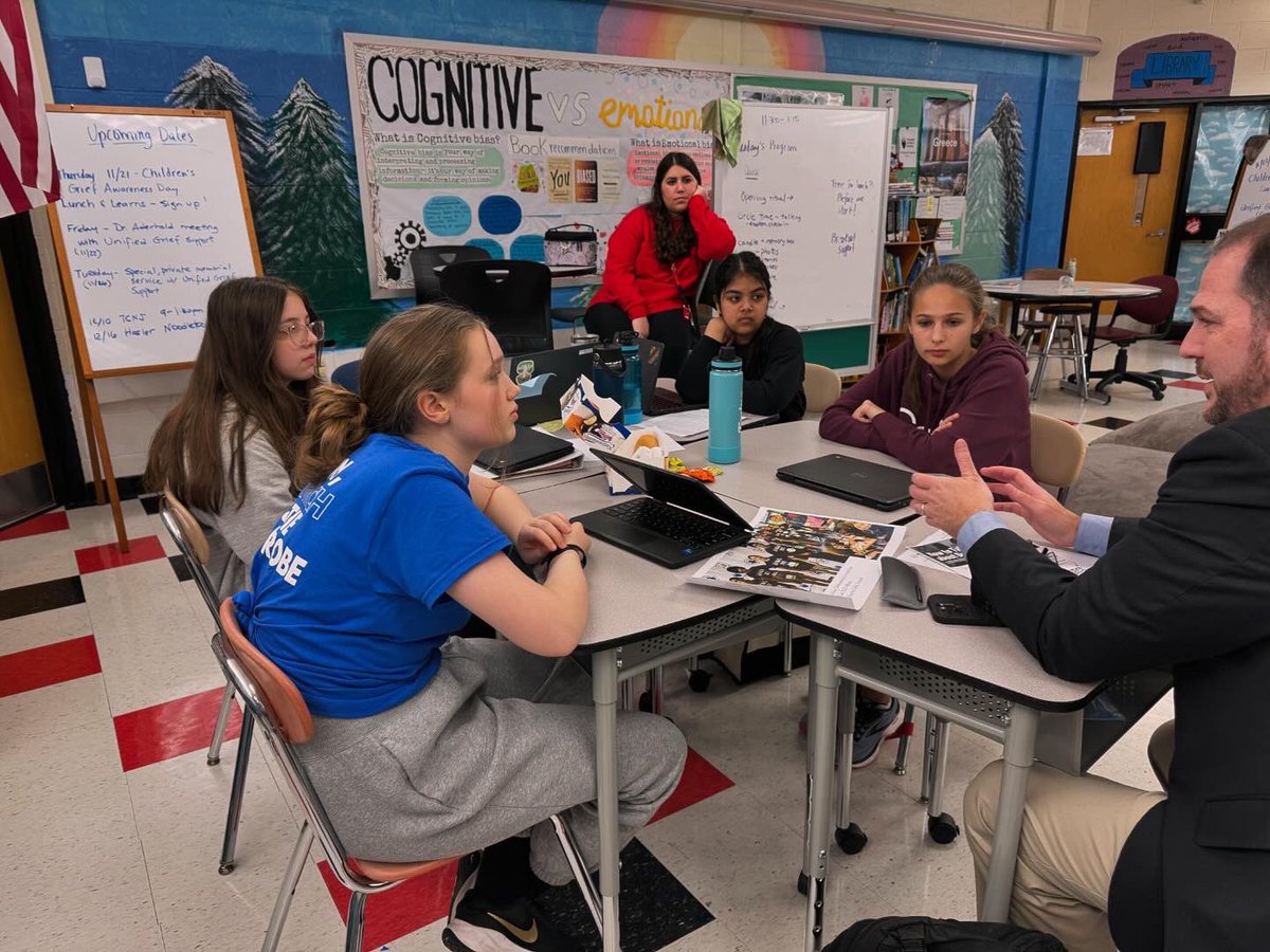 Bec_Chirps's tweet image. Our Community Project team, Unified Grief Support, met with Superintendent Aderhold today to discuss Children’s Grief Awareness Day, peer-led grief groups, and partnering with @GoodGriefNJ to support #TeamCommUNITY. Our children are amazing! #wwprsd #griefawareness