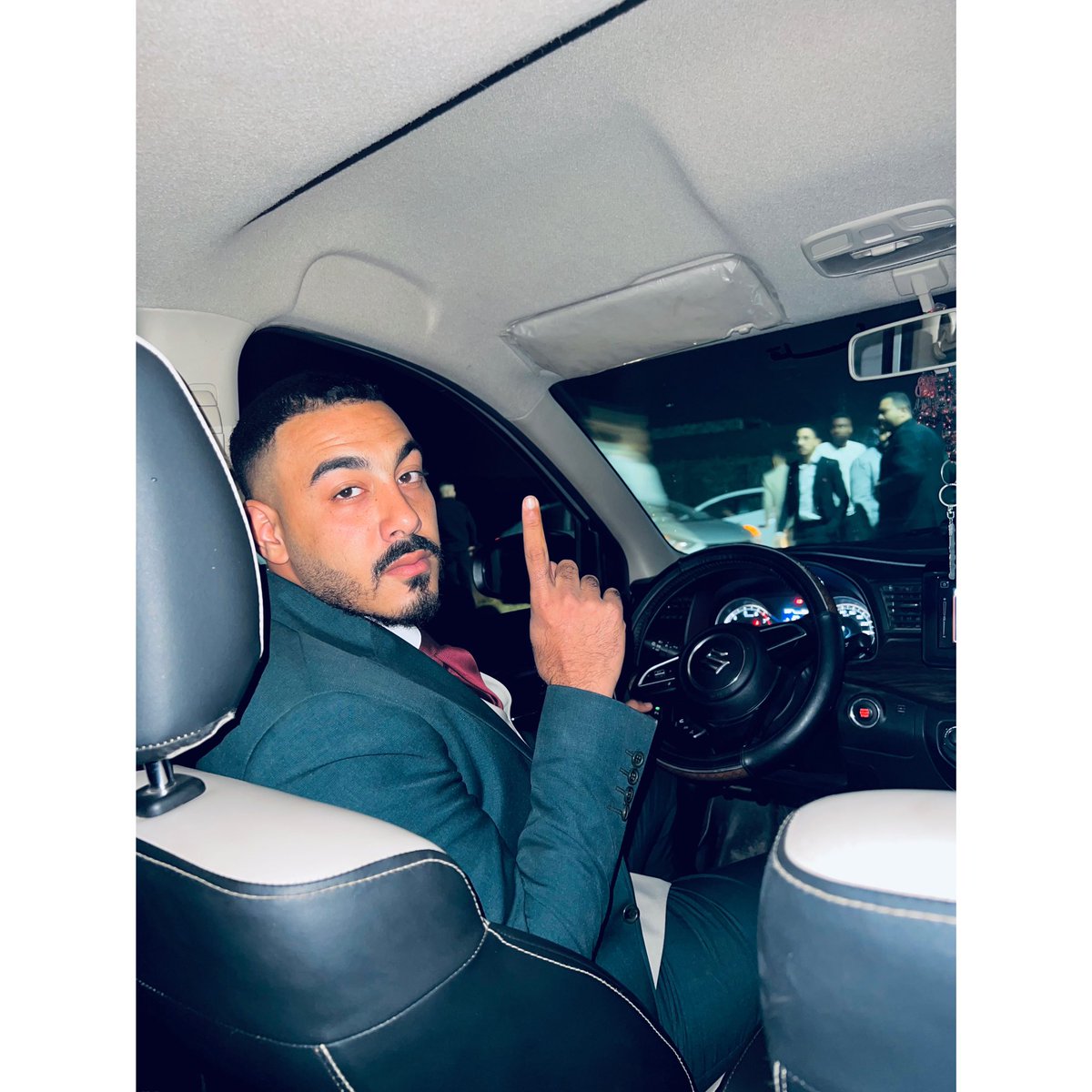 عزز نفسك ربنا يعززك ولنفسك كن عزيز النفس ☝🏻