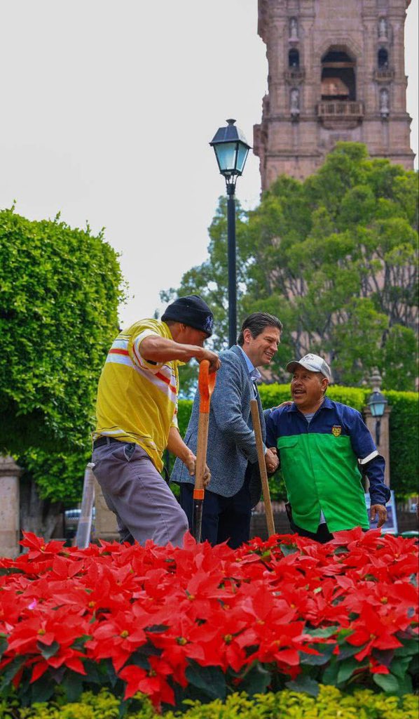 🎄 ¡Todo listo para la magia de la temporada decembrina!

El Centro Histórico de nuestra ciudad luce espectacular rodeado de nochebuenas, preparándose para el gran encendido este 2 de diciembre.

#MoreliaBrillaMás✨