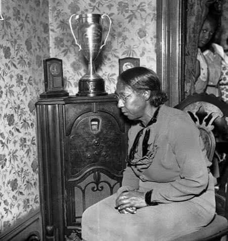 historyinmemes's tweet photo. Proud mother, Mrs. Cleveland Owens, hears of son Jesse's Olympic triumphs in Berlin, 1936. https://t.co/lgbZnbGhSz