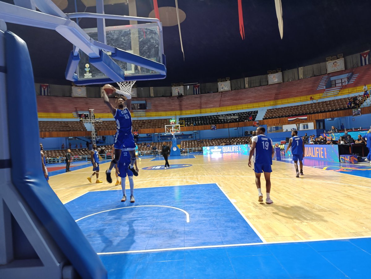 PeriodistaRaul's tweet photo. Ya calienta la selección cubana de #baloncesto que en breve enfrentará a su similar de #Bahamas en la ventana del Clasificatorio a la Fiba AmeriCup 2025.
#Cuba
@InderCuba @jit_digital https://t.co/m4tgAKQDzm