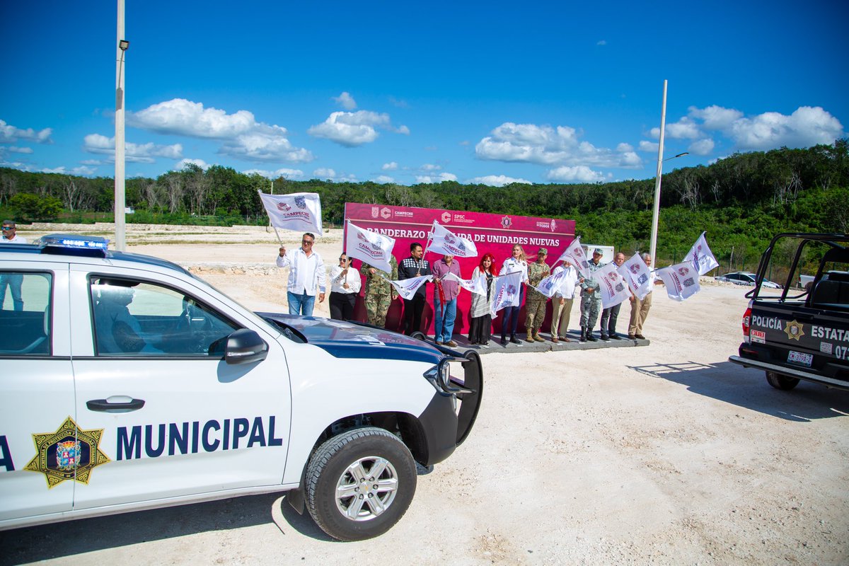 LaydaSansores's tweet photo. Más de 73.2 mdp para fortalecer la seguridad pública en el estado:

Inauguramos el 1er corralón de la @SPSCCAMPECHE21 llamado Balam, en la localidad de San Antonio Ebulá, municipio de #Campeche, con  una inversión de más de 15.6 mdp. 

También, junto a la secretaria @MarcelaMunozAO, dimos el banderazo de salida a 59 unidades policiales para optimizar la presencia en las calles y la respuesta en situaciones de emergencia, con un recurso de más de 57.5 mdp.

No vamos a escatimar esfuerzos para que la entidad continúe entre las más seguras de México.