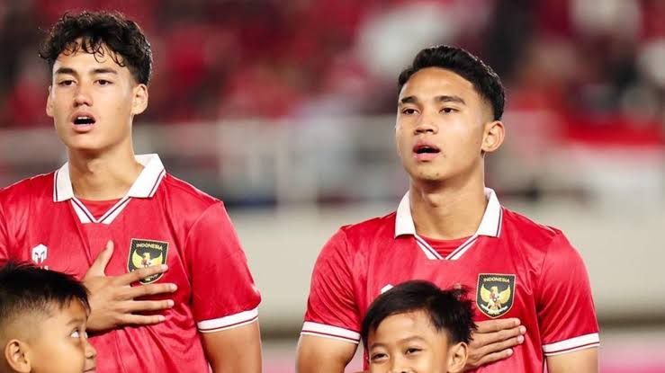 gilabola_ina's tweet photo. Pemain-pemain yang belum mendapatkan izin dari klub untuk membela Timnas Indonesia di ASEAN Cup 2024 mendatang

• Marselino Ferdinan (20/FW)
• Rafael Struick (21/CF)
• Ivar Jenner (20/MF)
• Justin Hubner (21/DF)

📝vivagoal https://t.co/V4mzZ4gIvH
