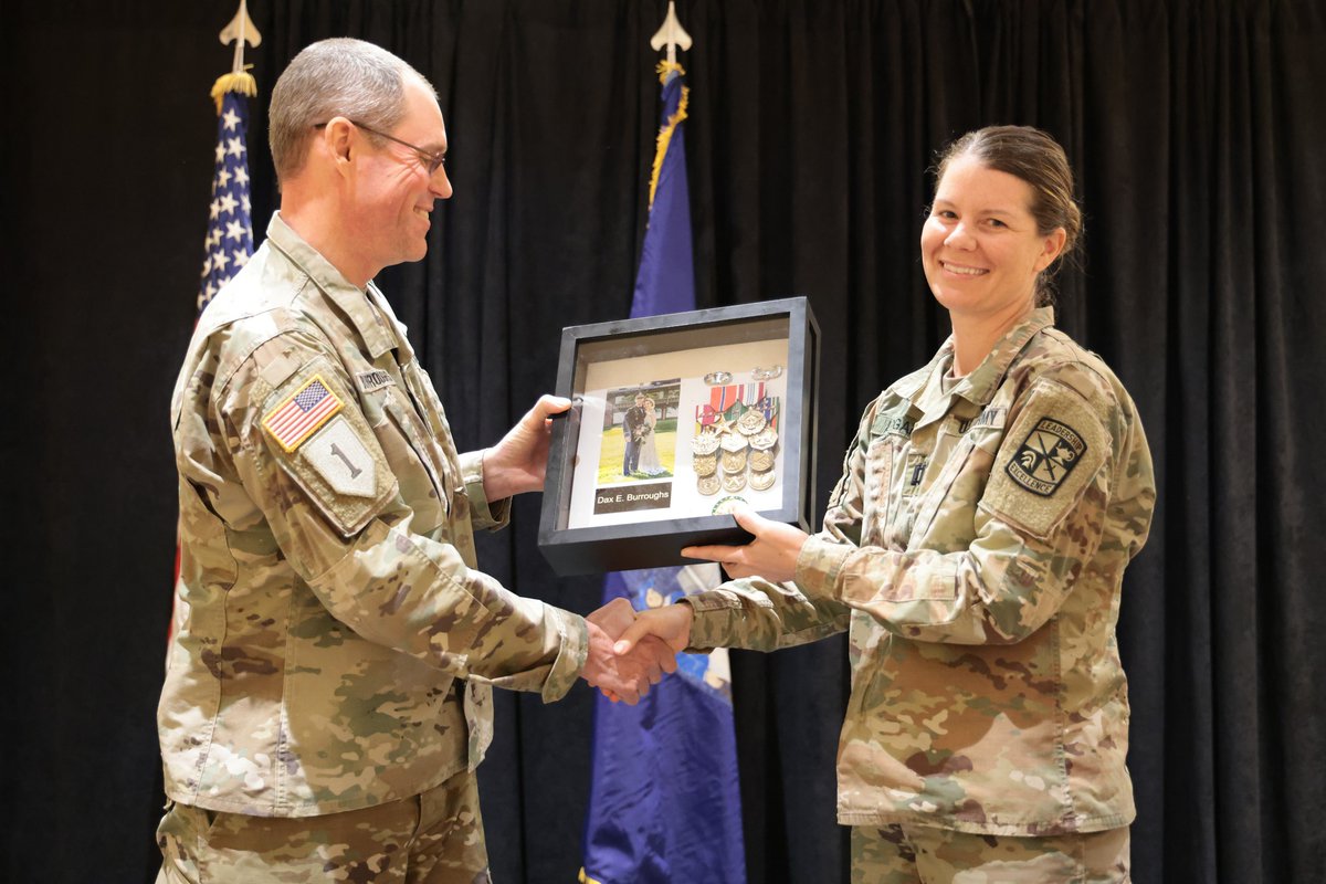 UWSPROTC's tweet photo. It was a full circle moment Friday as the ROTC program held a retirement ceremony for LTC Dax Burroughs in the same room–the Laird Room–where he commissioned into the @USArmy as a Pointer cadet. He is retiring after more than 26 years of service. https://t.co/AVvVnK688h #UWSP https://t.co/BMDQvrwaz9
