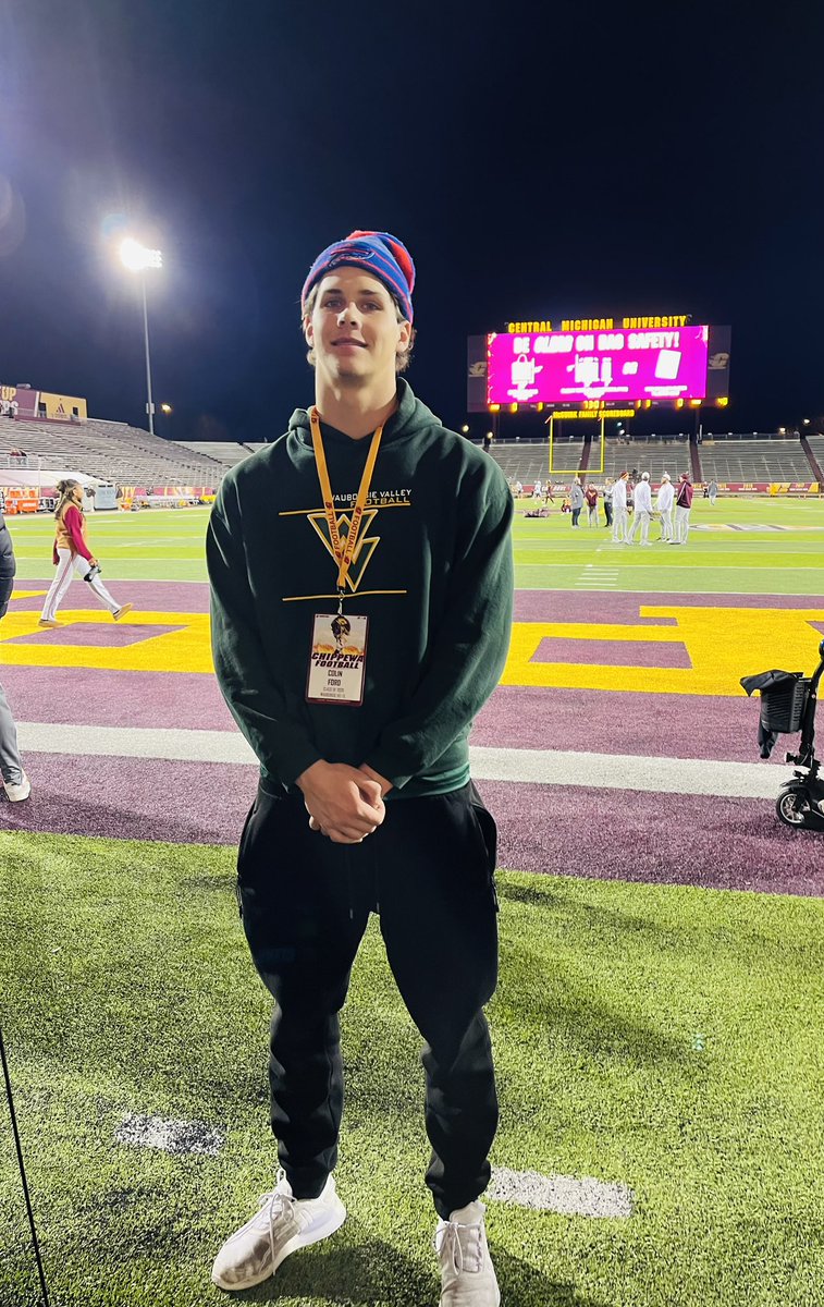 Colin Ford tweet media