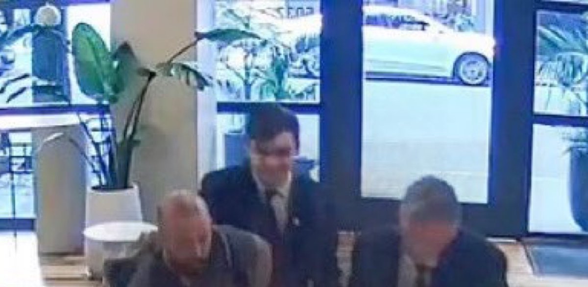 ValenAilen6's tweet photo. JOSÉ CORREA Y ESTEBAN GRASSI CÓMPLICES DE LA MUERTE DE LIAM
SIGUEN TRABAJANDO EN EL HOTEL COMO SI NADA
YA VAN A CAER TODOS
HOTEL CASASUR ASESINOS

#JUSTICIAPORLIAM https://t.co/abD2k9ROFS