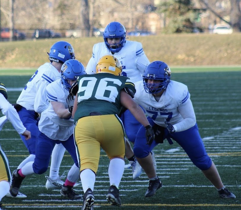 Attached is my grade 11 highlight tape

6,4 ft              275lbs

Class of 2026 offensive line centre and guard 
hudl.com/v/2QWu1A