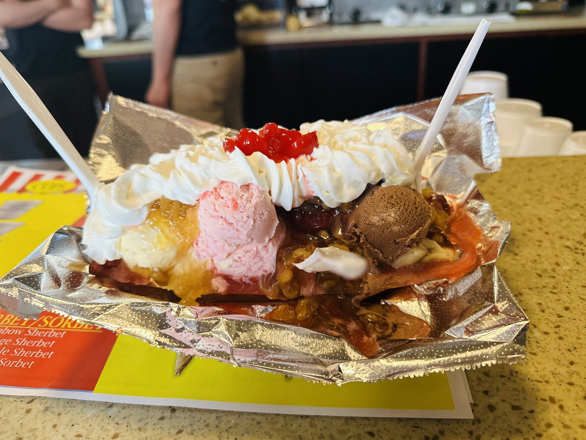 Back at it in Lafayette tonight. Skipped dinner and opted for a visit to Borden’s. Next up, STM vs St. Aug.