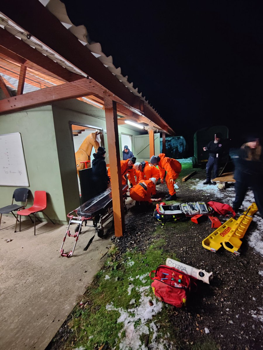 Edel_Mullen's tweet photo. Day 1 

#ATACC #prehospital #criticalcare #team #MARCH 

@ATACCGroup https://t.co/V5hNcqbkSd