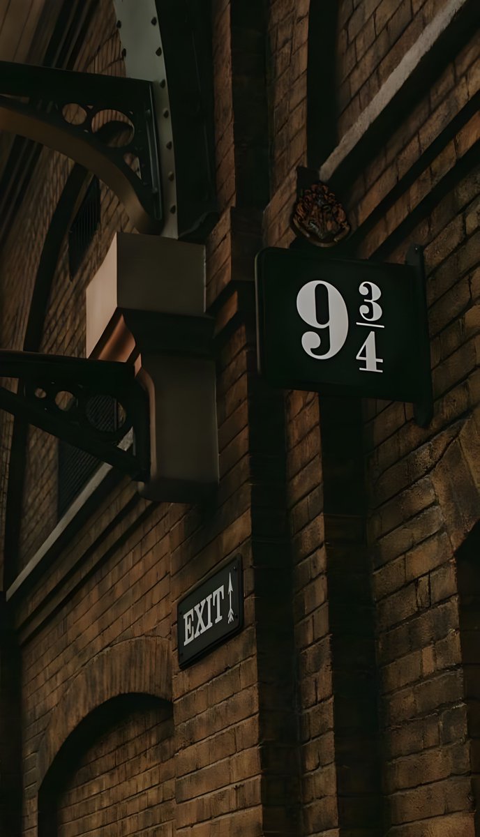 aestheticsguyy's tweet photo. Harry Potter wallpapers 🪄 https://t.co/1Lnj0AqtCM
