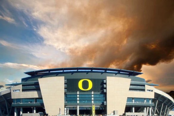 BigCfbEnergy's tweet photo. Signs of trouble coming out of Eugene. Disgruntled players and a coach with a foot out the door. The smoke is getting thicker coming out of Autzen. https://t.co/kB9twdhZqR