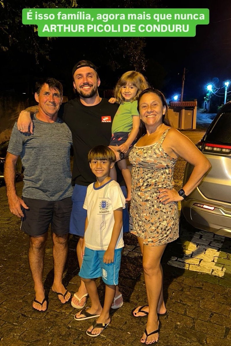 daa_ninha's tweet photo. Arthur Picoli de Conduru, que você seja muito muito feliz na sua nova velha terra! 🥹❤️ https://t.co/7FXGURJWz7