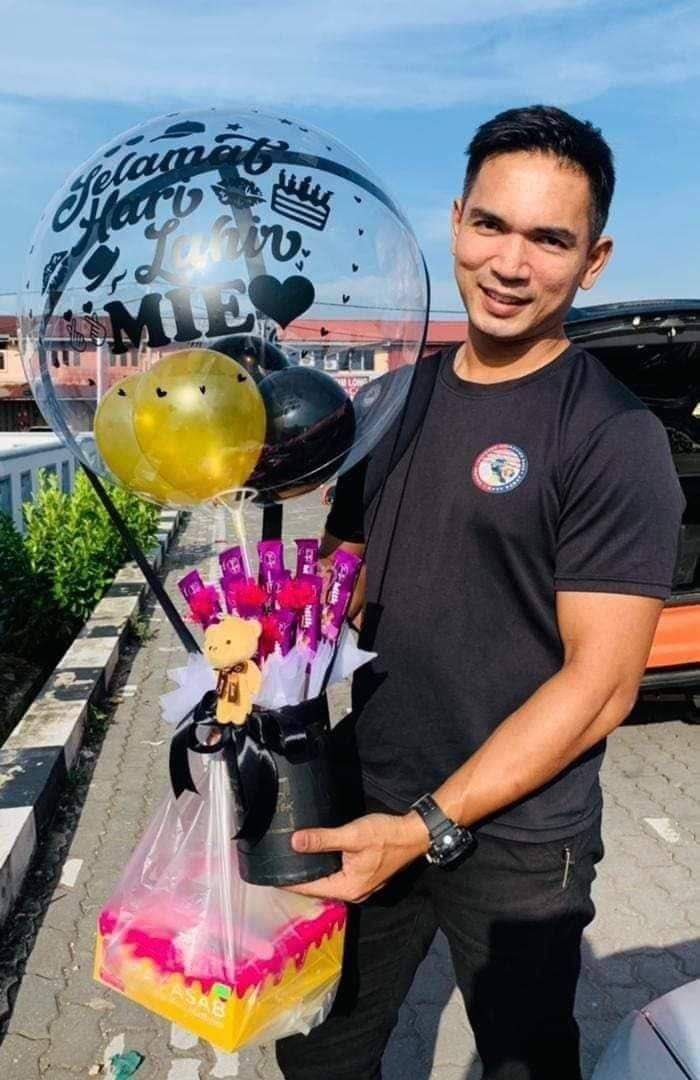 SharingisC49913's tweet photo. Alhamdulillahh syukur done delivery ke PETRONAS TAMAN BUNGA RAYA, SEPANG
Happy Birthday! Cust order utk surprise Q Bouquet belon Bobo Black gold
terima kasih sudi support!
nak macam ni? click link untuk tempah slot ya
>> https://t.co/e8k7Iz3ads
#surprisedelivery https://t.co/ziQKsfmlCO