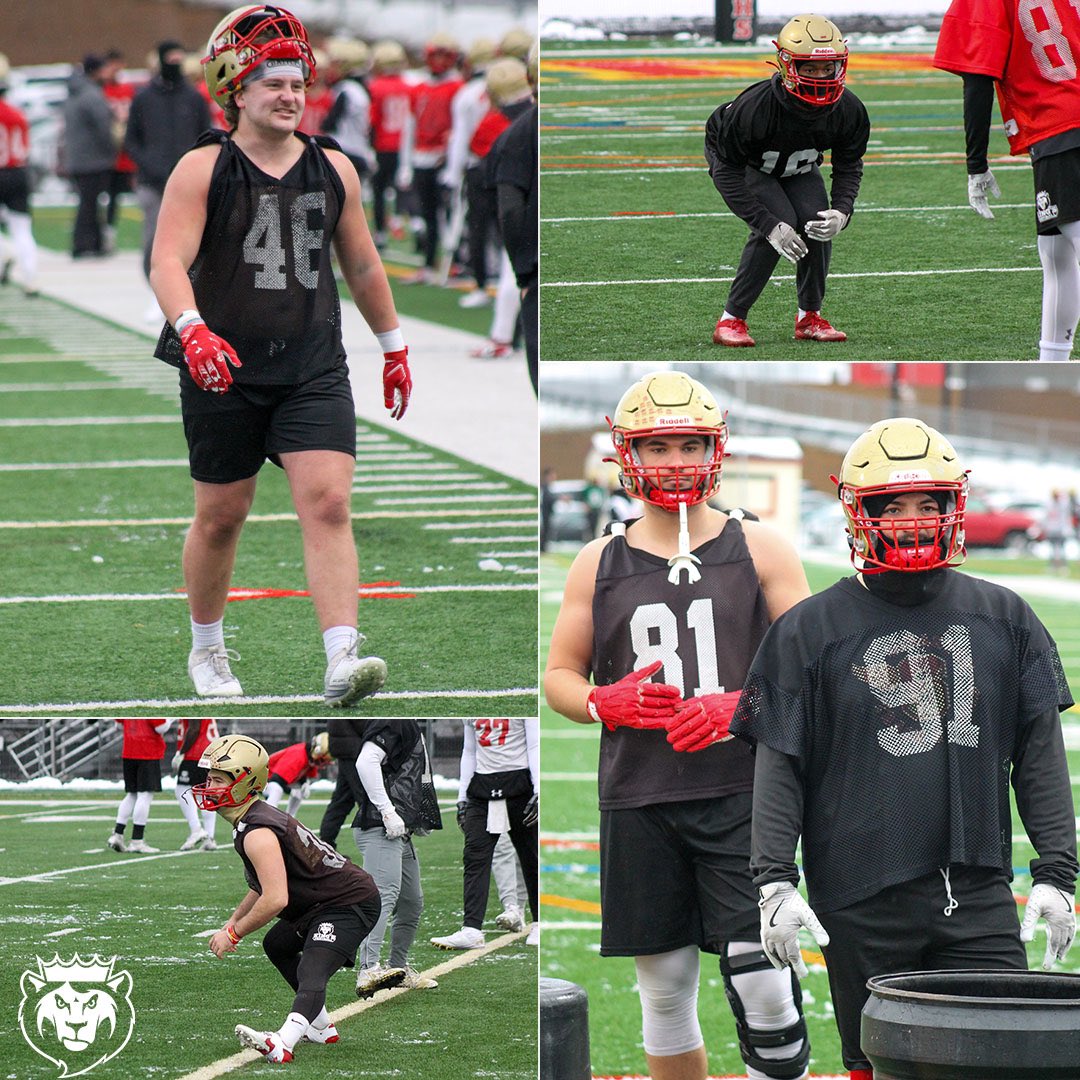 KingsMonarchs's tweet photo. FB | We like to play football with our friends…SNOW PRACTICE EDITION!☃️

Snow slowed none of our rolls today as @KingsCollegeFB took the field for final prep for tomorrow’s NCAA First Round game! One more sleep till kick off against Ursinus!

#MonarchNation // #EarnTheCrown https://t.co/iUIGFQeJBd