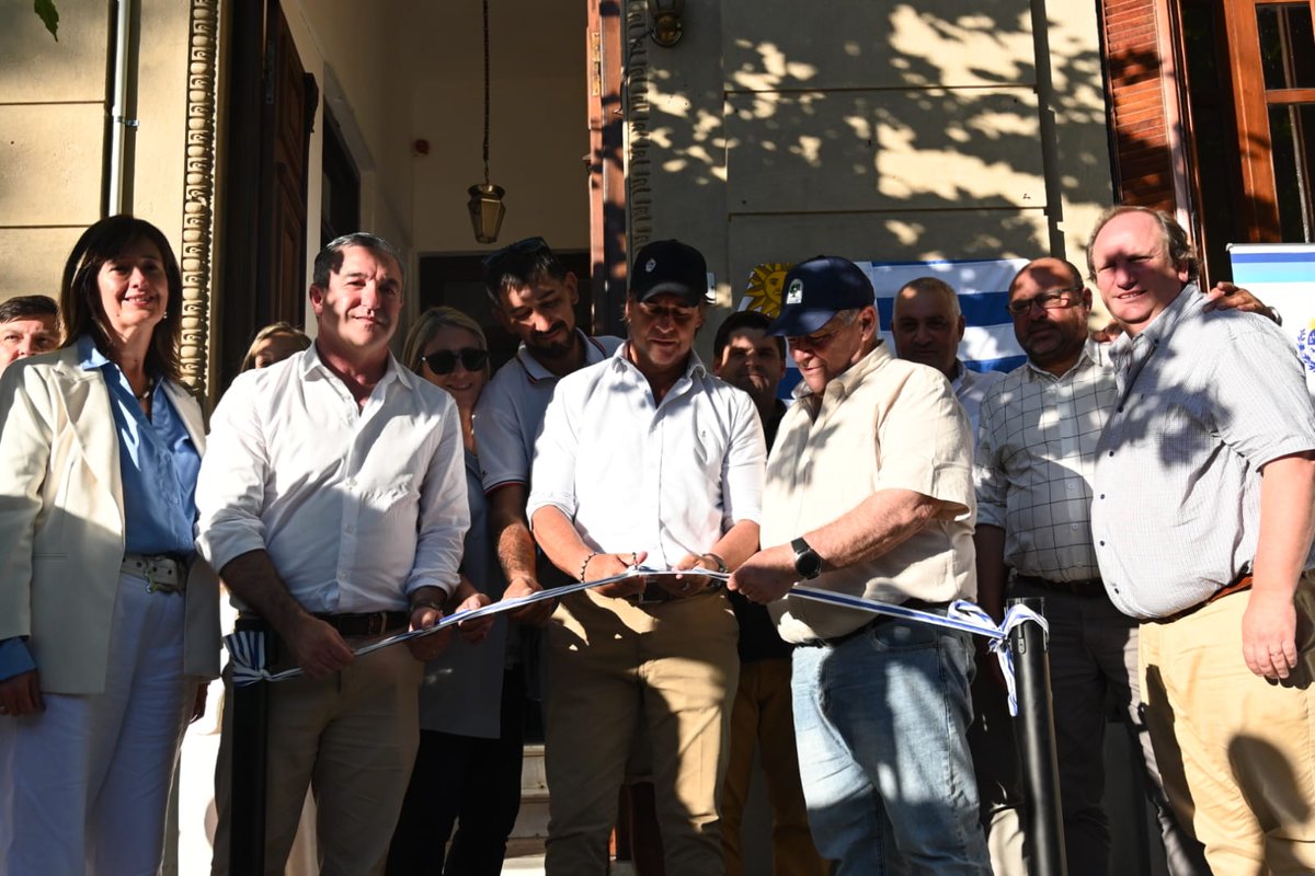 ASSEcomunica's tweet photo. Con la participación del Presidente @LuisLacallePou quedó inaugurado #hoy el Centro Residencial de #Durazno, un servicio de atención de alta especialización para personas con uso problemático de drogas.
👉Es una co-gestión entre la @JNDUruguay , #ASSE y la @IDDurazno 
🧵👇 https://t.co/lCBMtJhFT1