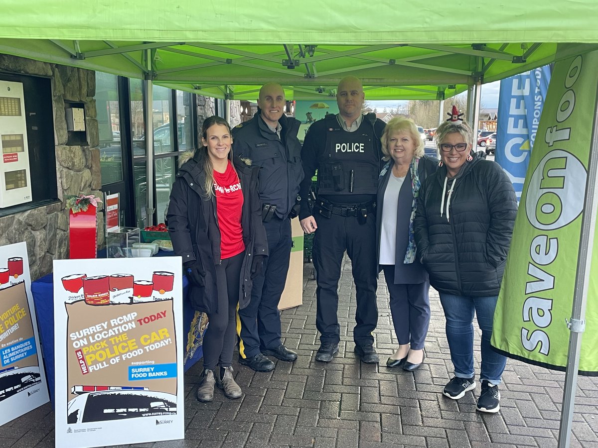 GRCdeSurrey's tweet photo. Nous sommes sur place jusqu’à 19 h ce soir. Aidez-nous à « Remplir l’autopatrouille » pour nos banques alimentaires locales.

Save-On-Foods – 7320, boulevard King George 
Save-On-Foods – 18710 Fraser Highway 
Real Canadian Superstore – 2332, rue 160 https://t.co/kq1x3w8kPM