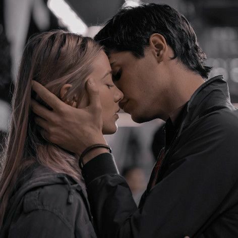 Julian Blackthorn tweet media