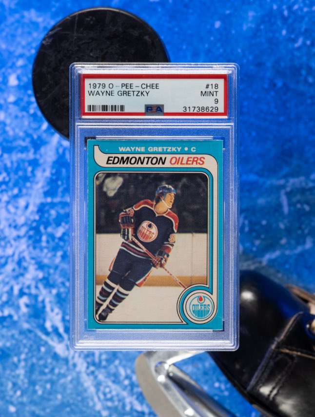 Heritage_Sport's tweet image. A PSA Mint 9 Gretzky OPC rookie!

Image registration is as sharp as Gretzky's skates, as are the four corners. Surfaces are clean and gloss is silky perfection. An absolute beauty of one of the post-war era's most coveted cardboard commemoratives
sports.ha.com/itm/hockey-car…