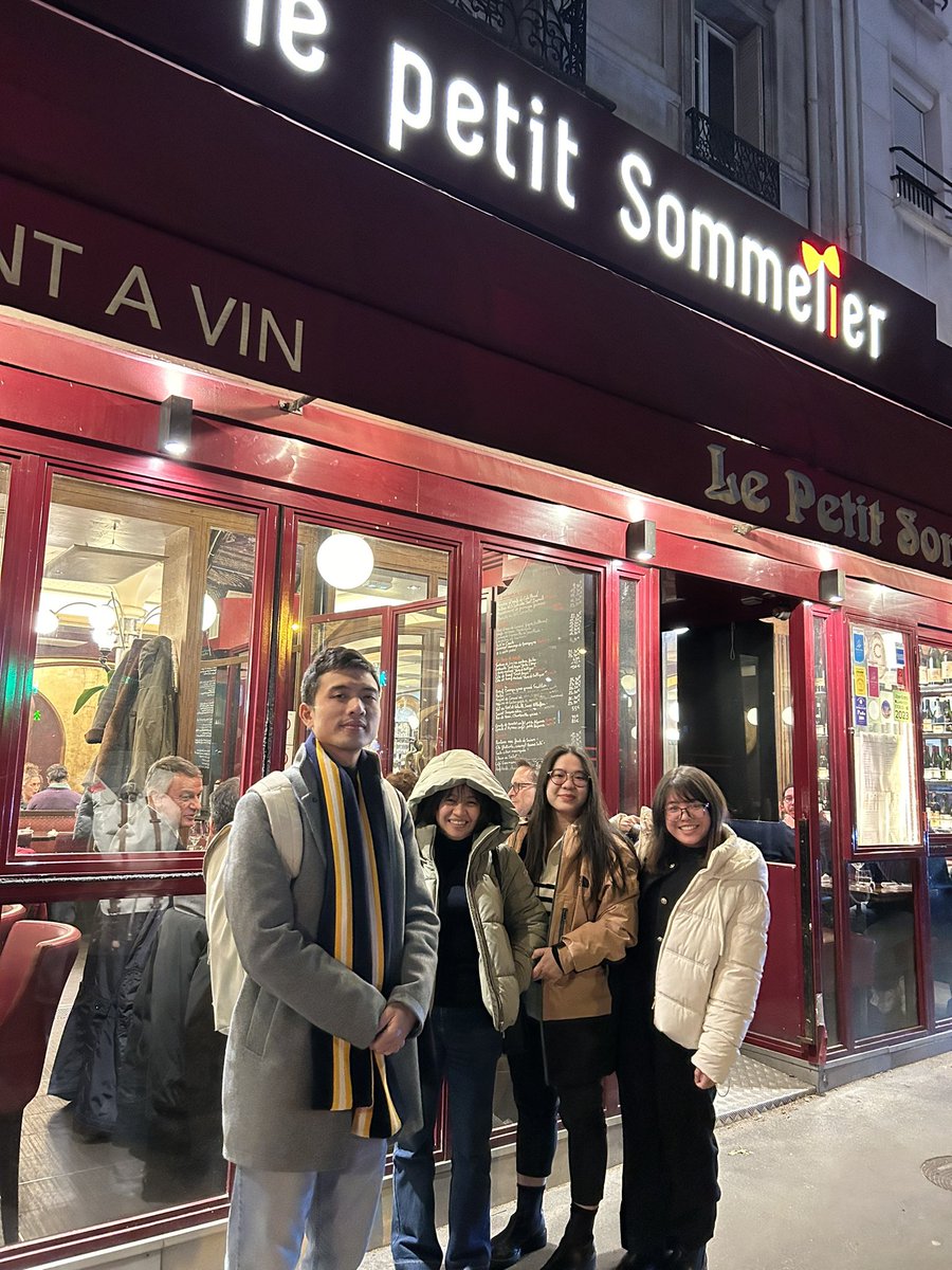 So proud to see my DPhil student <a href="/quynhnpn_arden/">Quynh Nguyen (/gwin/)</a> presenting our Klebsiella work at the #KLEBS2024 conference in Paris. Thank <a href="/sylvainbrisse/">Sylvain Brisse</a> @DrKatHolt and others for organizing such a great event. Thrilled to meet my former group members now doing Msc, PhD and Postdoc in Paris