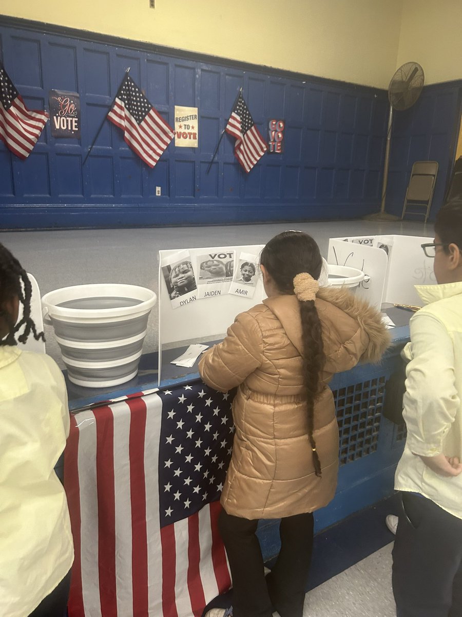 PS161 THE CROWN tweet media