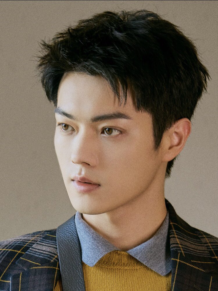 Tomo4649z's tweet image. #xukai💕
髪型で今までの雰囲気と違うxukai🤍カッコイイ💓
今日は、うちの田舎も秋祭り🎶　出店とかの美味しい食べ物探しに行こう😄🍡