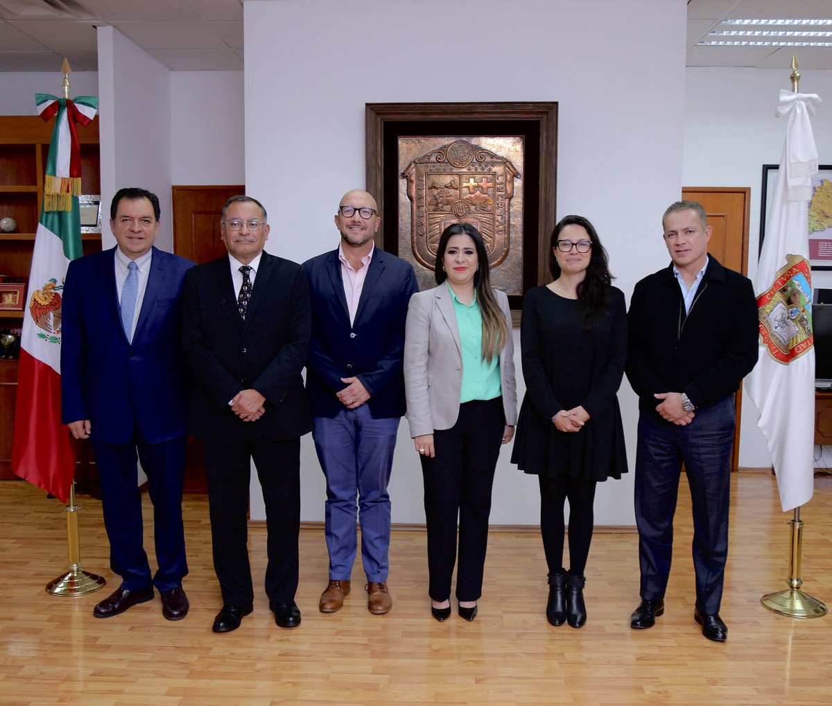 Recibo a los Presidentes Nacionales de CANAINCA (Cámara Nacional de la Industria de Conservas Alimenticias) y AMITI (Asociación Mexicana de la Industria de Tecnologías de Información) sectores de alta importancia industrial para el Estado de México. 

#ElPoderDeServir