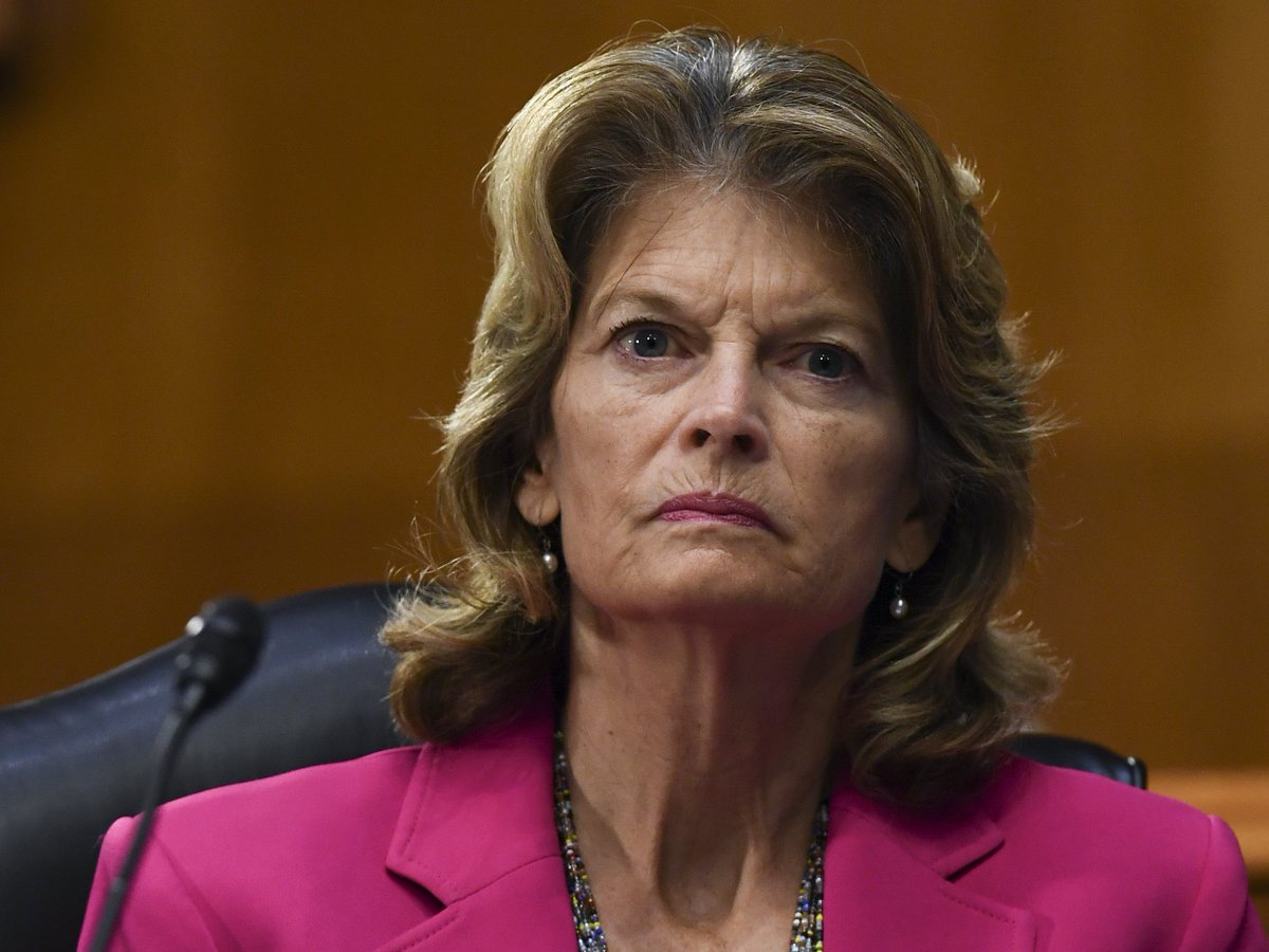 DO YOU STAND WITH LISA?

Senator Lisa Murkowski promised today that she will not support any of Trump’s nominees unless they undergo full FBI vetting. 

Your thoughts?