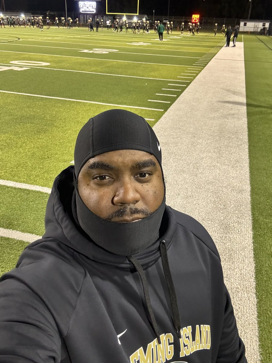 Round 2 of the playoffs is a cold one ! 20mins til kickoff 🔥💪🏾