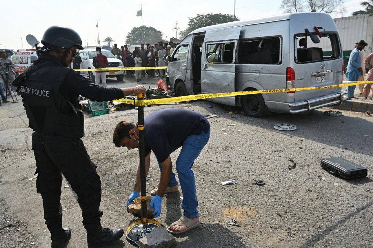 يستشهد العشرات من #الشيعة في #باكستان برصاص الحقد الطائفي البغيض كأنه خبر عادي يمر ولا من مستنكر
هؤلاء من عاش #الحسين ع في قلوبهم يتألمون لكل مظلوم ب #فلسطين لا بواكي لهم لكنهم في عين الرحمة الإلهية أطهر القلوب وأنقاها
تقبل الله دمائهم قربانا لثبات عقيدتهم ونهج نبيه ووصيه فيهم