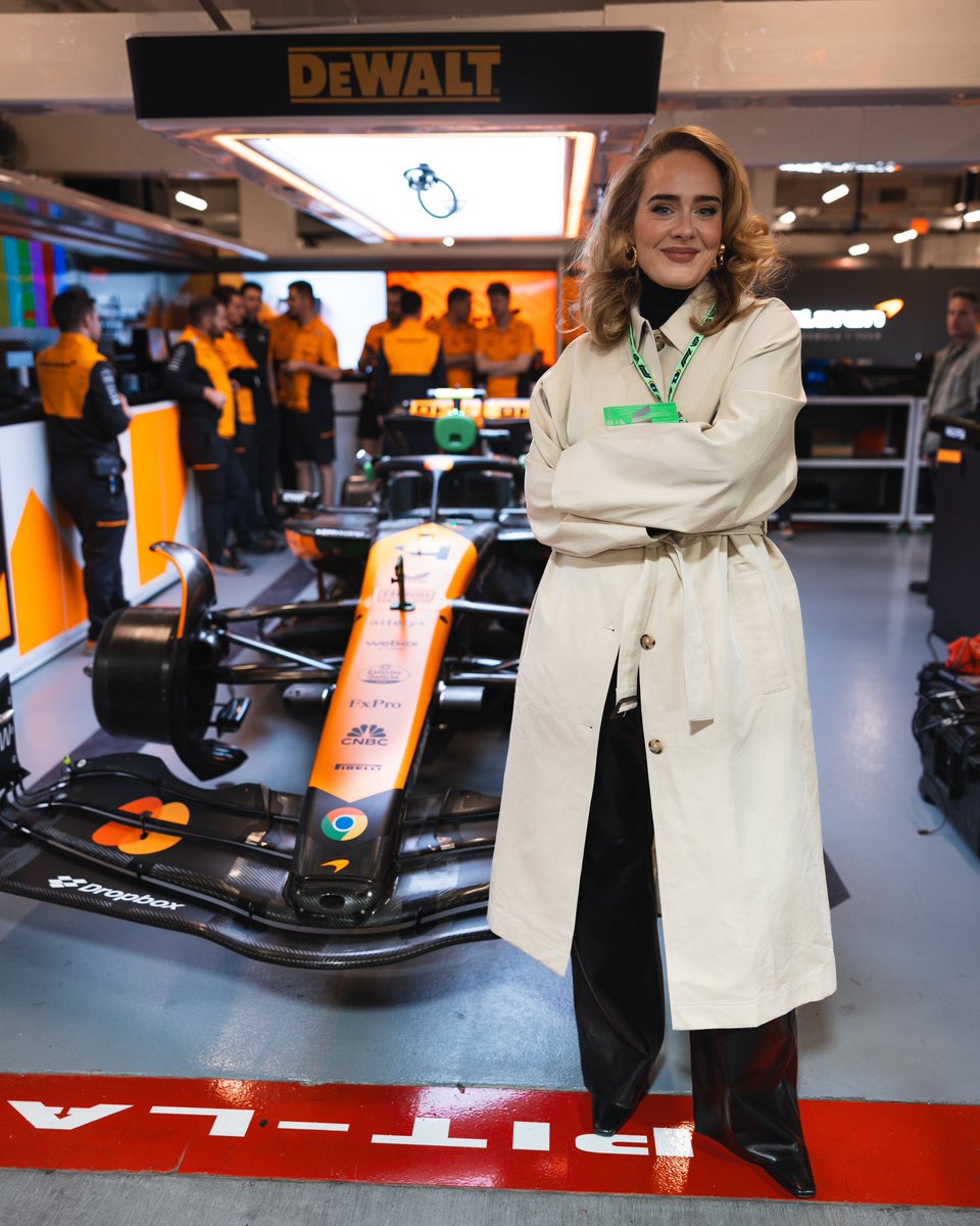 Rumour has it, the one and only <a href="/Adele/">Adele</a> loves papaya. 🧡

#LasVegasGP #McLaren #F1