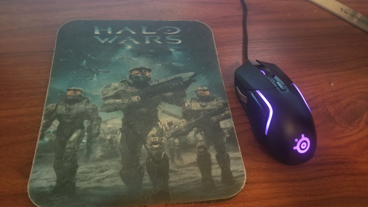 PalladionHearts's tweet photo. What's your mousepad?
I've been using this since 2009. https://t.co/HrKCH0apyD