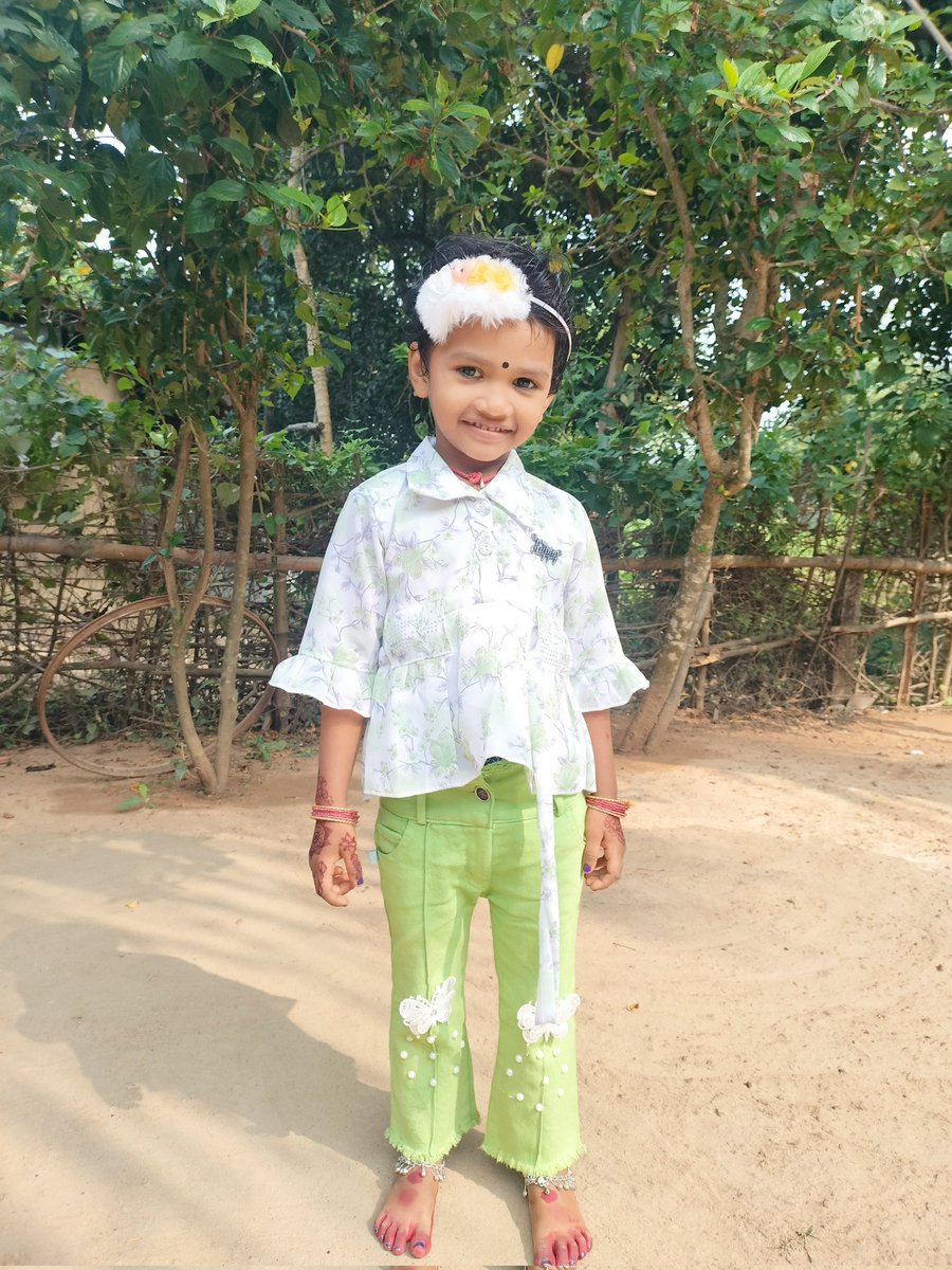 connectingtapan's tweet photo. Khushi maa https://t.co/qhzdBhJlKR