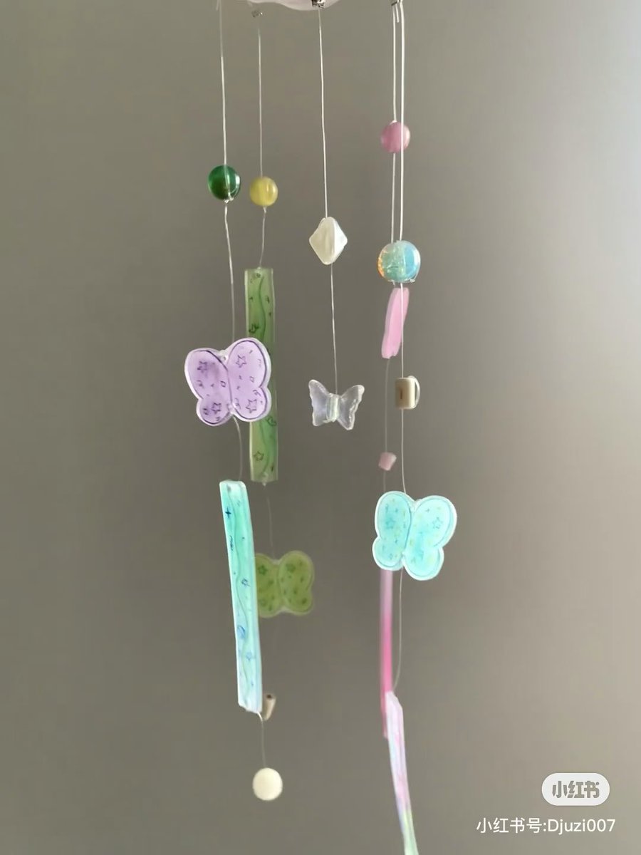 c0quetteuu's tweet photo. kalo liburan tahun baru bingung ngapain, coba deh deco atau DIY ajaaa. abis scroll2 terus aku banyak nemu hal-hal lucuu yang bisa dibikinn 👩🏻‍🎨🛼🍅💭⭒˚‧ https://t.co/vSEUkbKFIX