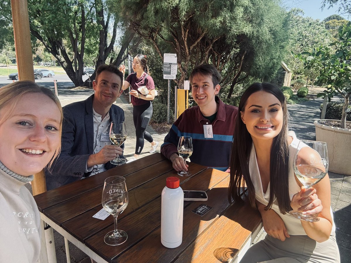 Dr Laura 👩‍🔬 tweet media