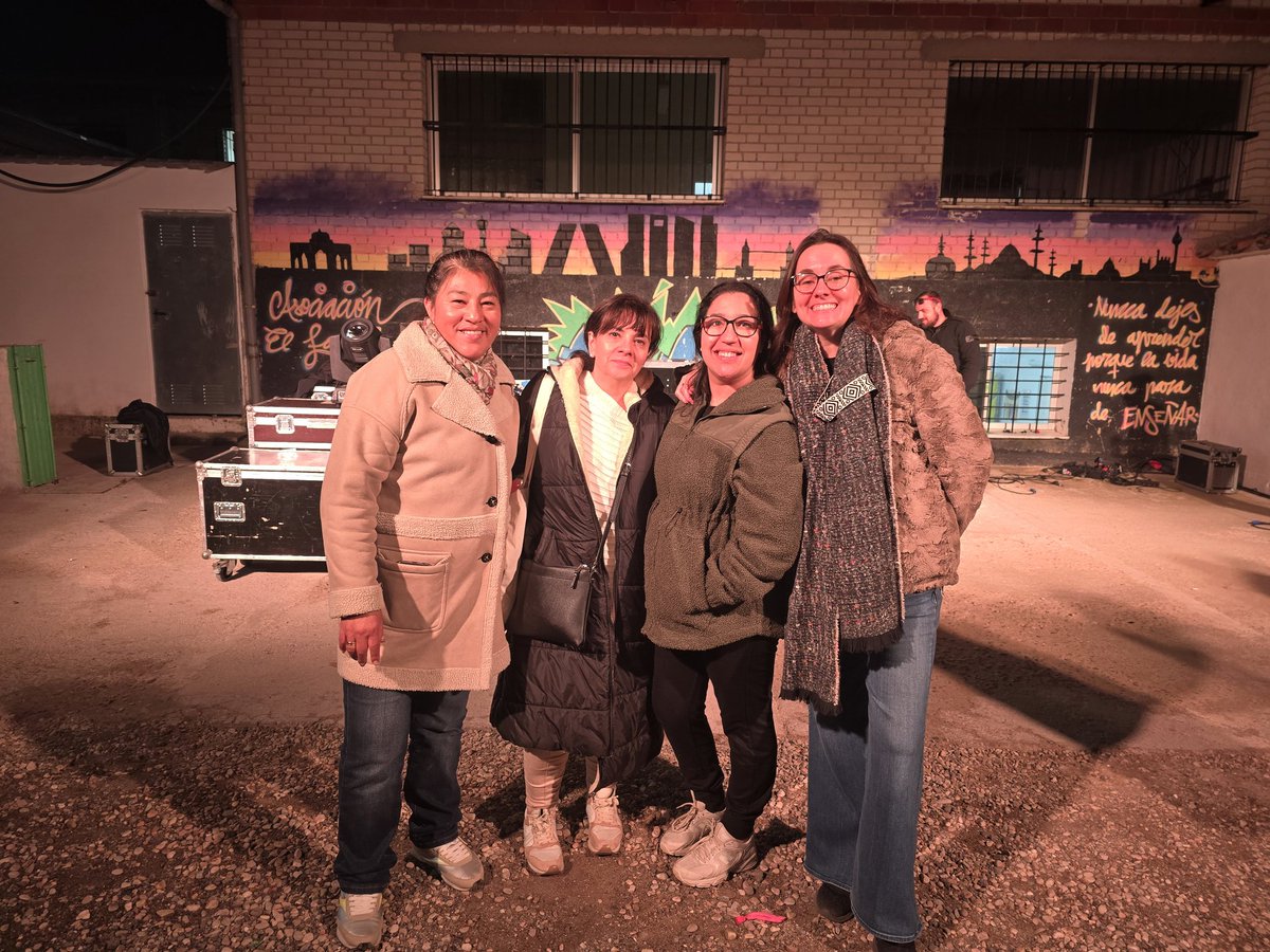 HMediadora's tweet photo. 🎶 Cajones de Luz 🎶
En la Cañada Real llevamos 4 años viviendo sin electricidad, pero no sin energía. Con el proyecto de percusión Cajones de Luz, transformamos nuestra realidad con ritmo, creatividad y comunidad. Porque #ConLaLuzNoSeJuega https://t.co/AkNm1MEluy