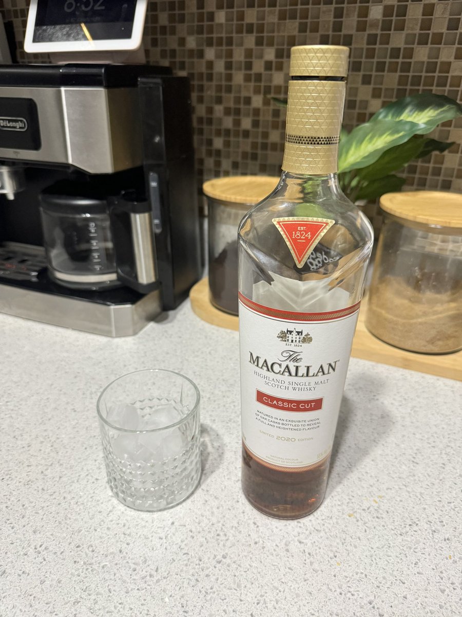 Jacob_Pollo's tweet photo. Brindemos por #XRP 🥃 https://t.co/lH7kqpWd1E