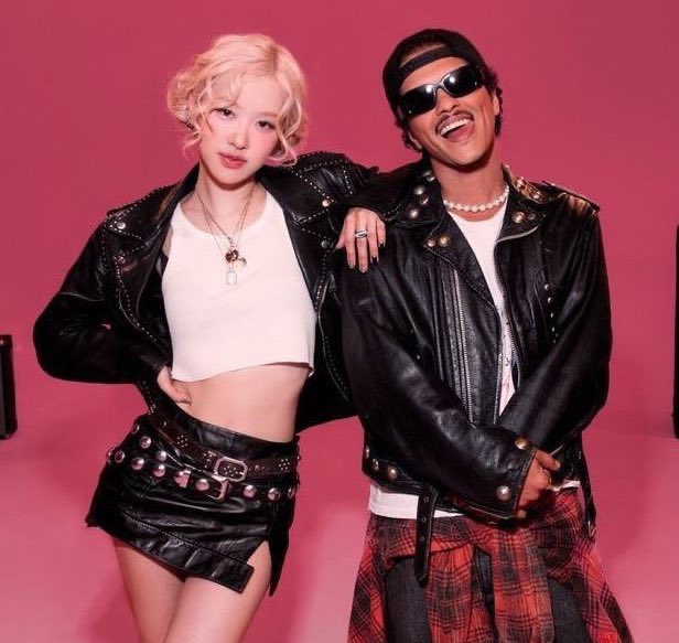 (476th REAL TIME ALL-KILL) ROSÉ &amp; Bruno Mars “APT.” — K-charts 10AM KST:

#1 Bugs (+2) *re-peak*    
#1 MelOn (=)     
#1 Genie (=)   
#1 FLO (=)