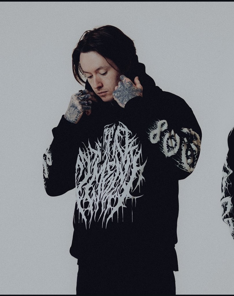 n0ahsebastians's tweet photo. HES PERFECT https://t.co/Fb2NoXh2KH