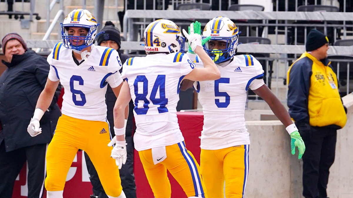 wiaawistate's tweet image. 🚨 STATE RECORD 🚨

Marvaneous Butler-Brown had 2 touchdowns, 8 receptions for 160 yards, breaking the D3 State Record for Most Reception Yards in today's championship! Congratulations, Marvaneous! #wiaafb #staterecord