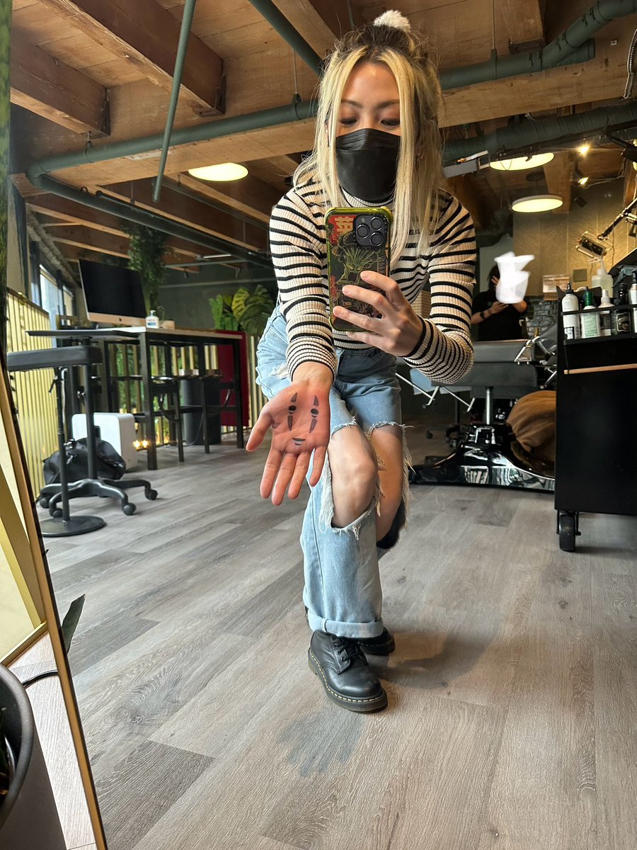 Got a bit of an early birthday present today, couldn’t help myself when I heard one of my favourite artists was in town 👻