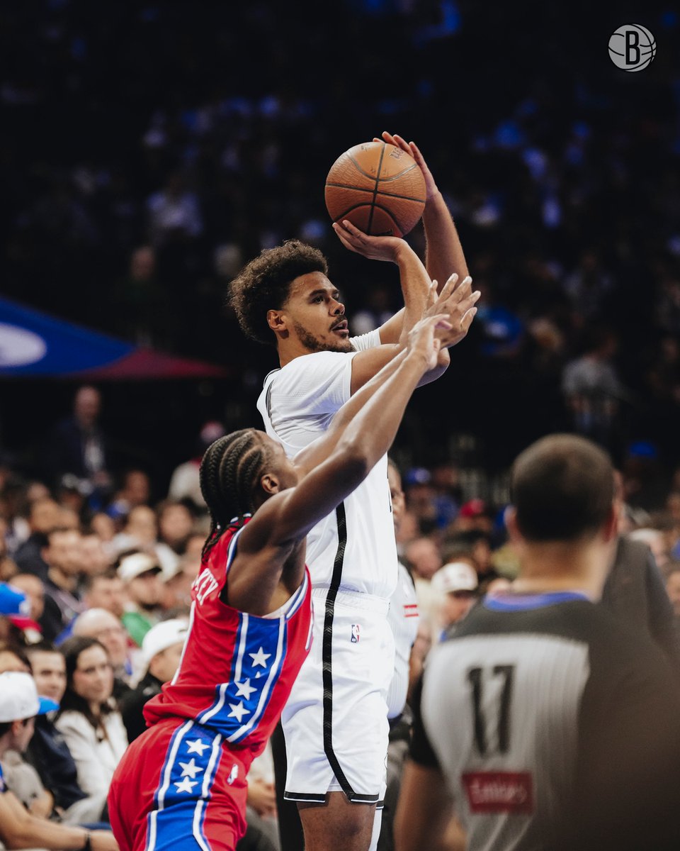 BrooklynNets's tweet photo. Cam Johnson at the break: 

🔥 19 PTS 
🎯 7-11 FG 
🎯 5-6 3PM https://t.co/CERoQiE8a1