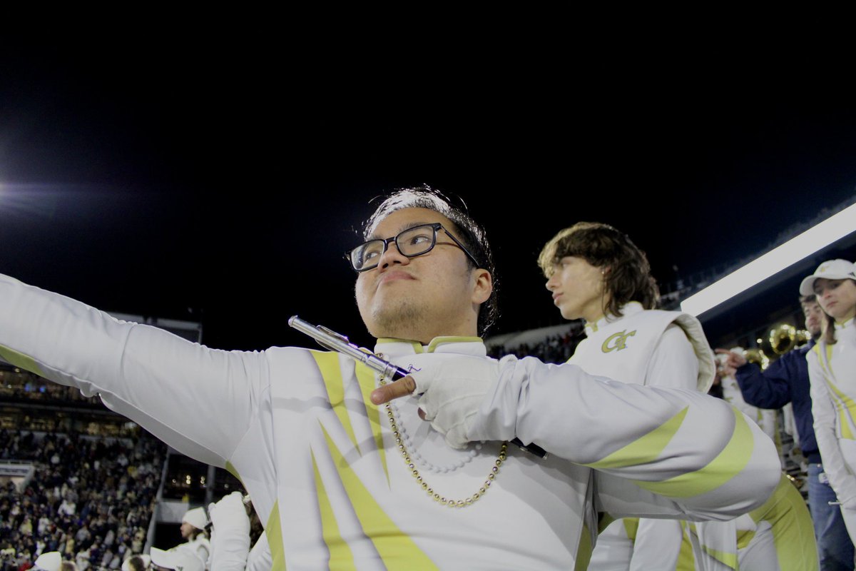 One helluva win! We’re so happy to send our seniors out with a dub and an undefeated season in BDS!