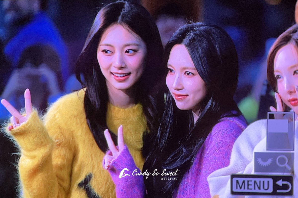 godmitzu's tweet photo. MINA AND TZUYU ARE SO PRETTY https://t.co/qI4CmHk0U0
