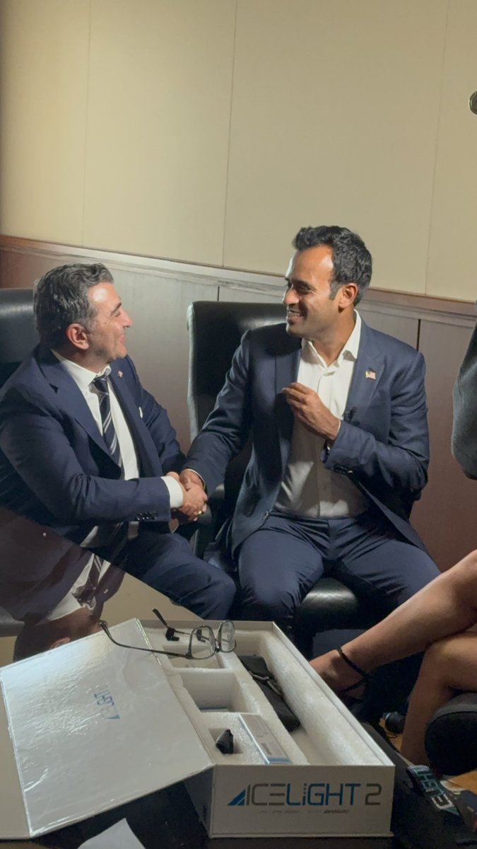 Casey Askar tweet media
