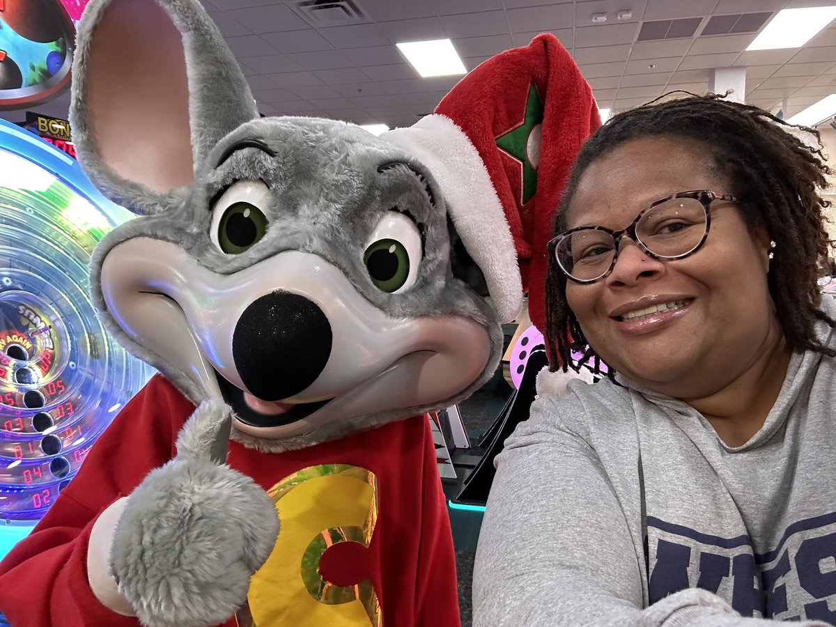Having a blast at Chuck E. Cheese. Weller Road Fundraiser.