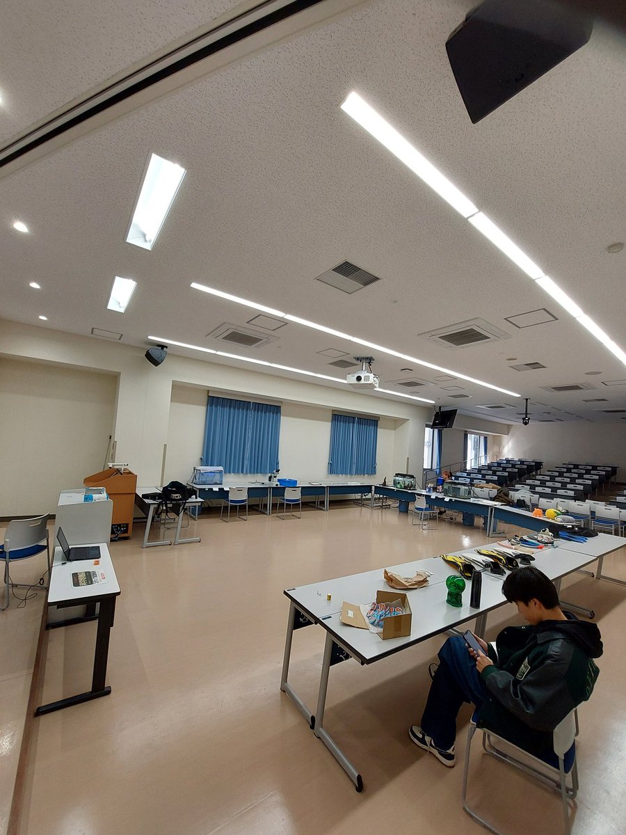 anc_2018's tweet photo. 2024年半田山祭スタートしました！
アクアネイチャークラブはA0132教室と学生食堂である「たんぽぽ」で展示等のブースをやっておりますので、ぜひお越しくださいませ！
(写真はA0132教室のものです) https://t.co/DzYDBZxLHe