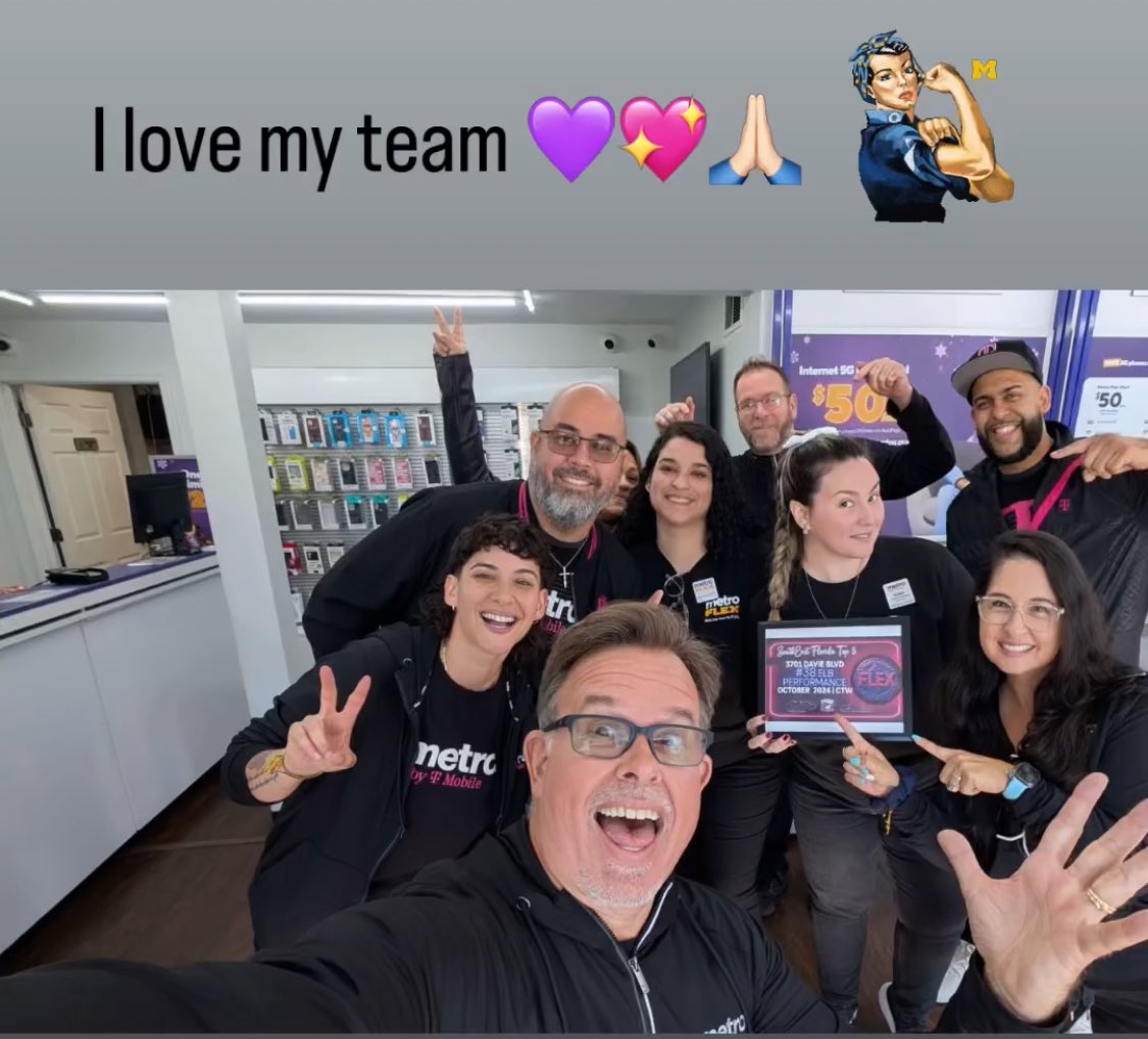 cospina1975's tweet photo. One Team Together always wins together 💜💖💪🏻 @LATRobnDidi @TonyCBerger @MJnFla @DAgosto77 @jennysetgo_ @JuanJCamacho8 https://t.co/14pwA4RY1v